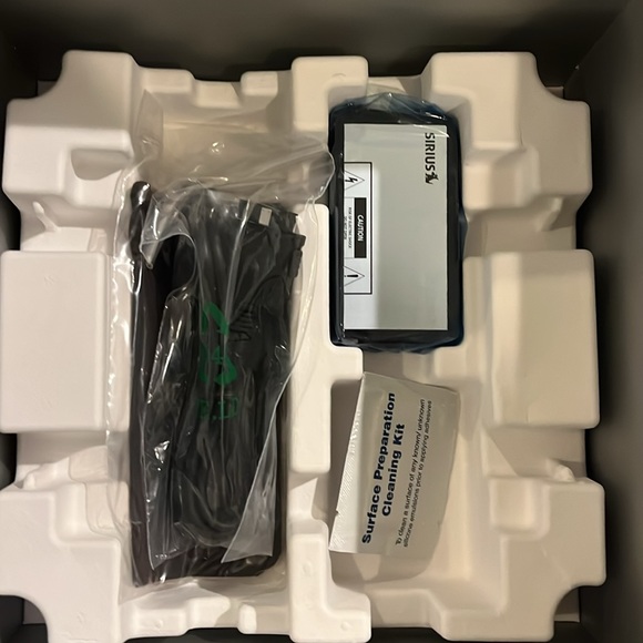 Sirius Personal Satellite Radio + Car Kit S50 Portable Media Player Remote Dock - Picture 11 of 11